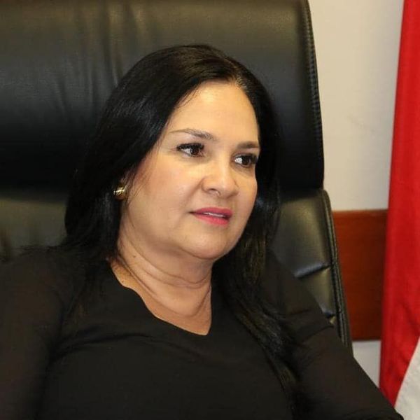 Ciudadanía pide la renuncia de la senadora Bajac  - Nacionales - ABC Color