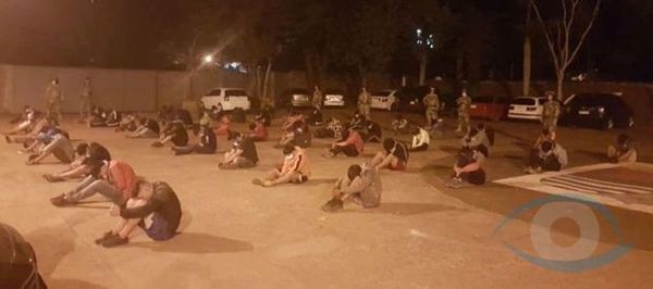 Detienen a 47 paraguayos a orillas del Paraná