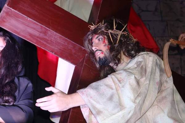 Luqueños se lucieron con el Vía Crucis •