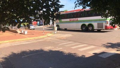 Detienen a colectivo con 28 pasajeros en Itacurubí de la Cordillera - Nacionales - ABC Color