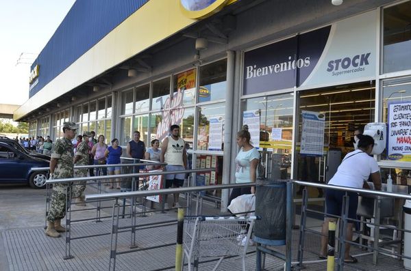 Movimiento en comercios y supermercados cayó entre el 50% y el 70%, según Google Maps - Nacionales - ABC Color