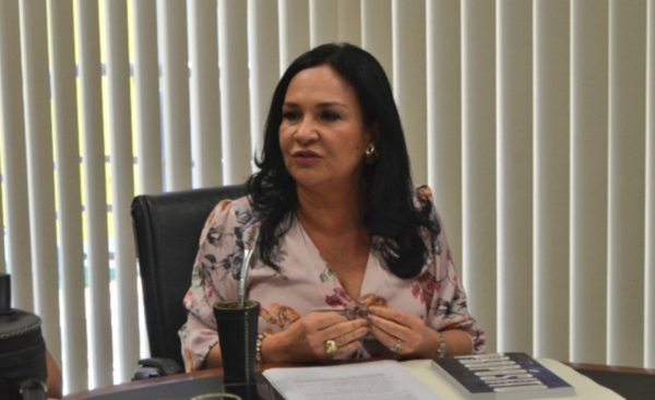 HOY / Ministerio Público imputa a senadora por presunta violación a las medidas sanitarias de restricción