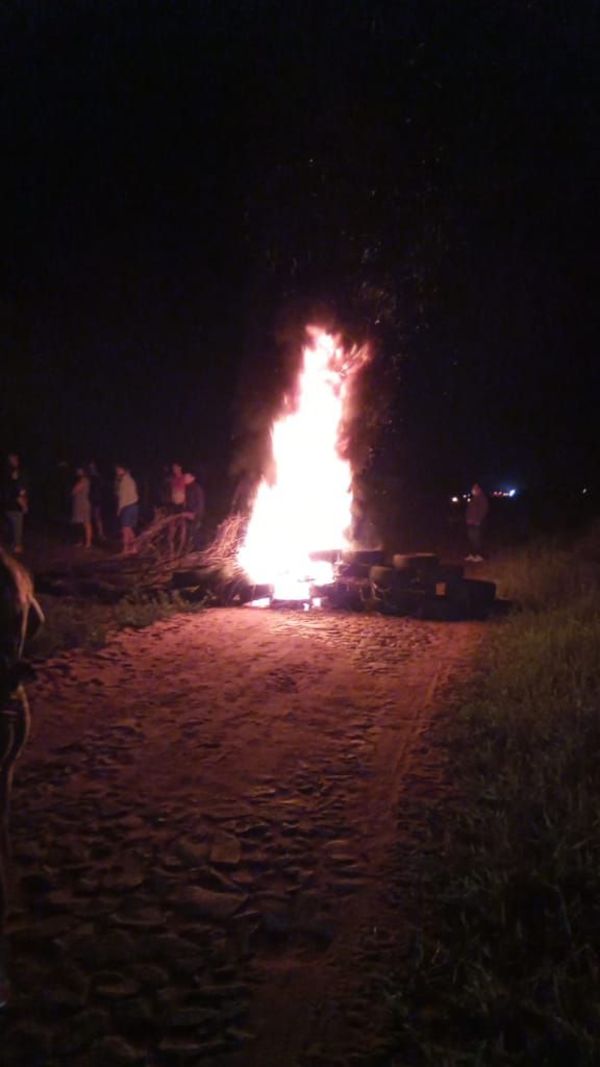 Vecinos en pie de guerra por ingreso de 10 paraguayos provenientes de Brasil - Nacionales - ABC Color