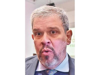 Ex ministros plantean refinanciaciones masivas y obras