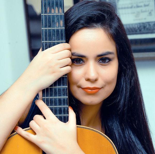 Mariví Vargas brinda en redes su “Canto de esperanza” - Artes y Espectáculos - ABC Color