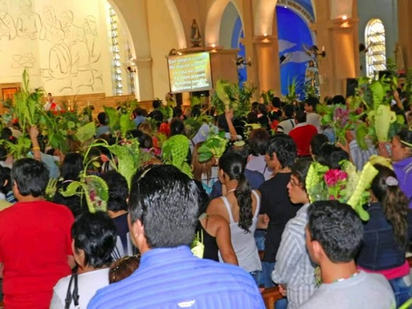 SEMANA SANTA ATÍPICA: CATÓLICOS SIGUEN CELEBRACIONES A TRAVÉS DE LAS REDES