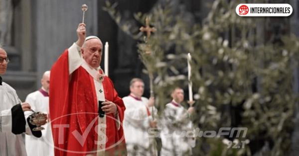 Papa Francisco pidió a los fieles de todo el mundo que contacten al que sufre y necesitado