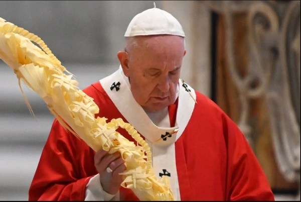 El papa Francisco celebró sin público la misa del Domingo de Ramos: “Los verdaderos héroes que salen a la luz estos días no tienen fama ni dinero” - ADN Paraguayo