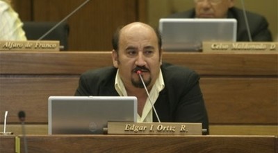Denuncian que diputado Édgar Ortiz atropelló barrera de control sanitario » Ñanduti