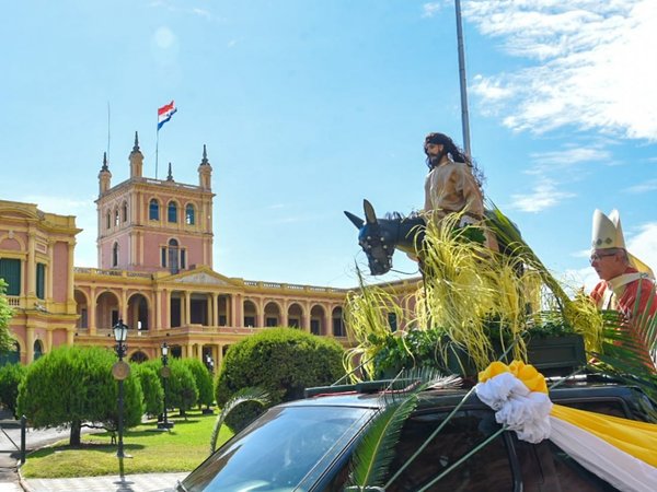 Domingo de Ramos en el centro de Asunción