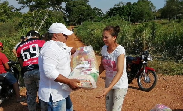 Comuna beleana entrega víveres a familias más humildes del distrito