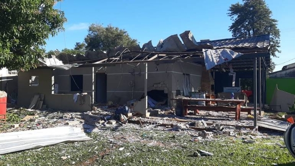 HOY / Atentado con explosivos en Puerto Irala deja múltiples destrozos en una vivienda