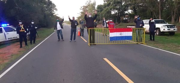 Cierre parcial de acceso Nueva Italia y control sobre ruta PY01 en Carapeguá - Nacionales - ABC Color