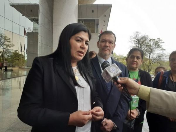 Fiscalía imputa a diputada Del Pilar Medina por violar cuarentena sanitaria
