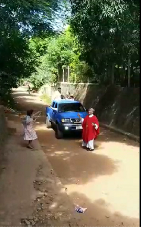 (VIDEO) Abuela bailó cuando el pa´i vino a bendecir su palma: “Hay que ser alegres”, he’i | Crónica