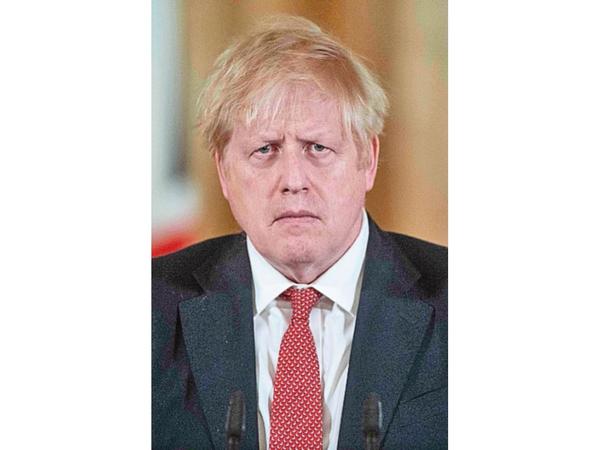 Síntomas de premier británico persisten y es hospitalizado