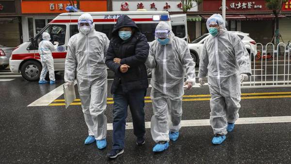 Wuhan se despide de los médicos que acudieron a luchar contra el coronavirus » Ñanduti