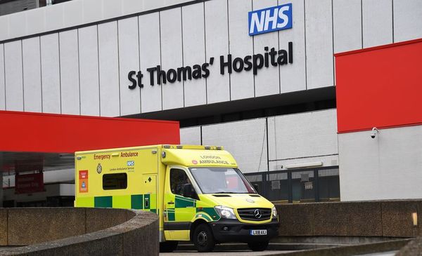 Johnson se somete a pruebas tras ser hospitalizado por COVID-19 - Mundo - ABC Color