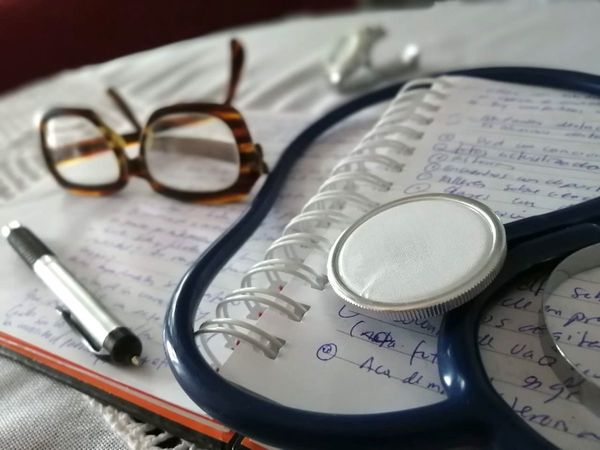 Diario de un médico en guerra contra el virus