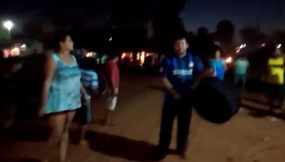 Vecinos protestan ante falta de kits