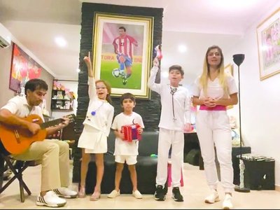 Emotiva serenata a los HÉROES DE BLANCO