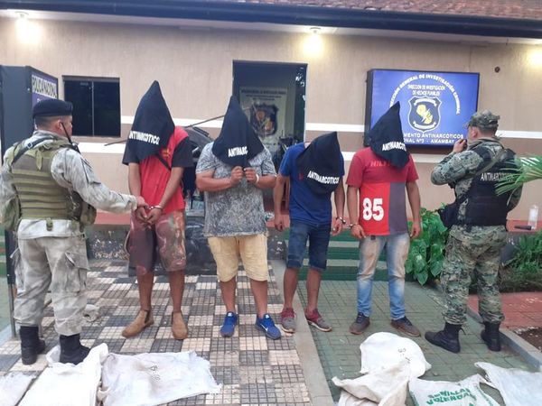 Detención de 4 hombres e incautación de 392 kilos de marihuana en Amambay - Nacionales - ABC Color