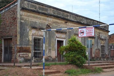 Prohíben paso de camiones frente a la Casa de Mangoré - Nacionales - ABC Color