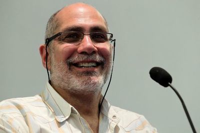 Arriaga: “Crear algo en una página en blanco se ha convertido en adicción” - Literatura - ABC Color