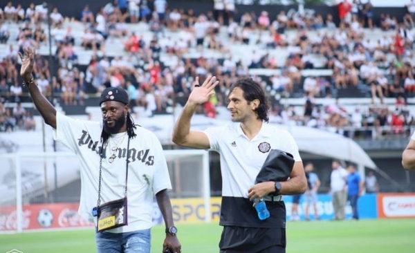 HOY / Sin Libertadores, Adebayor no volvería a Olimpia