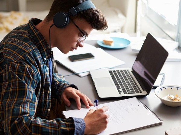 Buscan replicar uso de herramientas virtuales en facultades del interior para dar clases mientras dure cuarentena