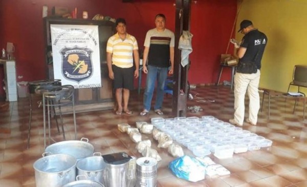 Bolivianos detenidos con importante carga de droga en una vivienda