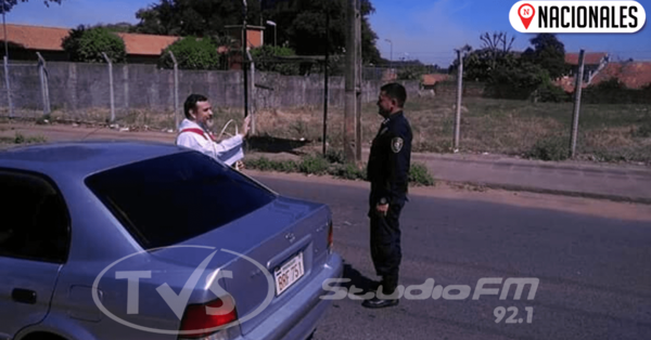 Policía detuvo a pa’i para pedirle su bendición