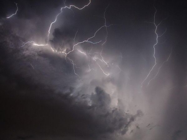 Alerta de tormentas disminuye a seis departamentos del país