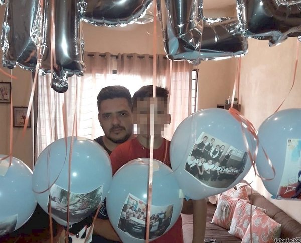 Festejó cumple con los invitados “fotográficos” | Crónica