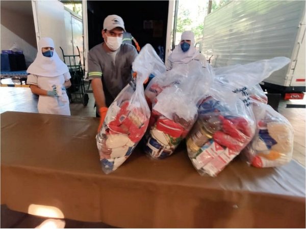 Multiplican solidaridad donando los kits que recibieron del MEC