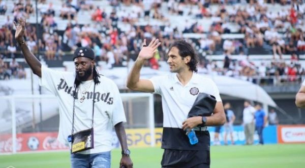 Sin Libertadores, Adebayor no volvería a Olimpia