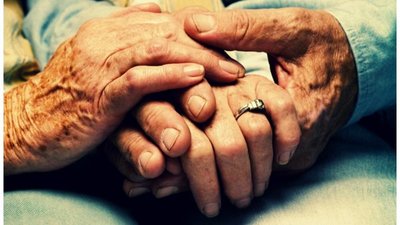 ANCIANAS con dengue, y sin comida piden AUXILIO en CDE