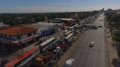 Controlan a automovilistas y pasajeros de buses sobre la Transchaco