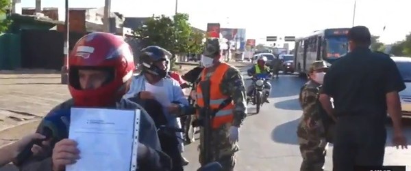 Larga fila de vehículos en la Transchaco, a pesar del riguroso control - ADN Paraguayo