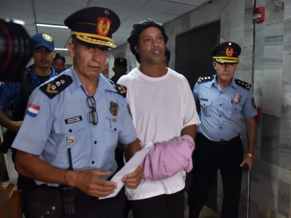 Otra mala para Ronaldinho