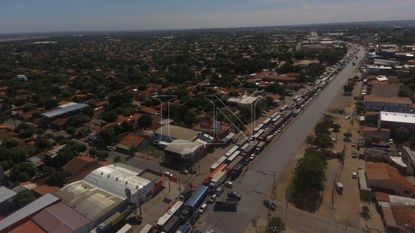 Transchaco: Fila de vehículos llega a 3 kilómetros tras 6 horas de controles