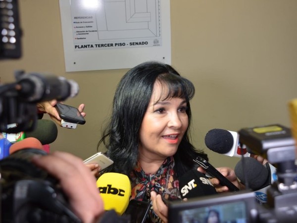 Senadora se declara inocente