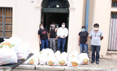 HOY / Artistas en cuarentena reciben kits de alimentos del Gobierno