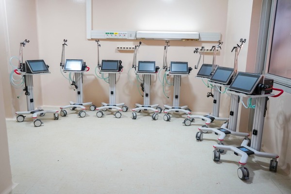 Unos ocho respiradores entregó el Gobierno Nacional al Hospital Nacional de Itauguá - .::RADIO NACIONAL::.
