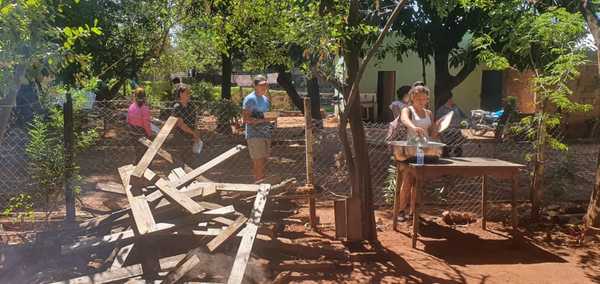 Continua olla popular en Calle'i » San Lorenzo PY