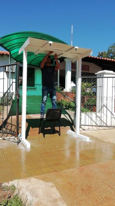 Jóvenes fabrican aspersor para desinfección en hospitales de San Ignacio - Nacionales - ABC Color