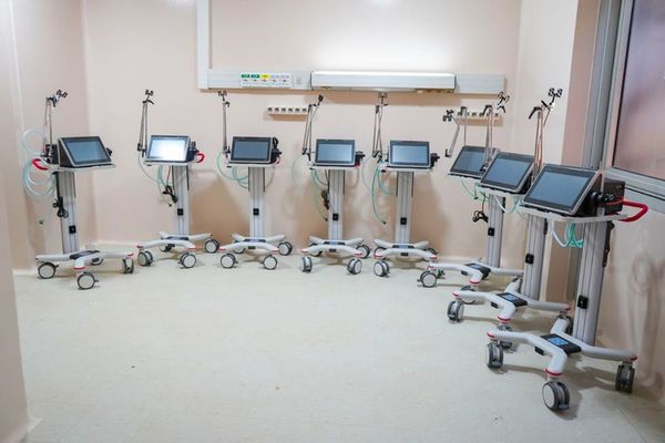 Hospital de Itauguá recibe 8 respiradores más