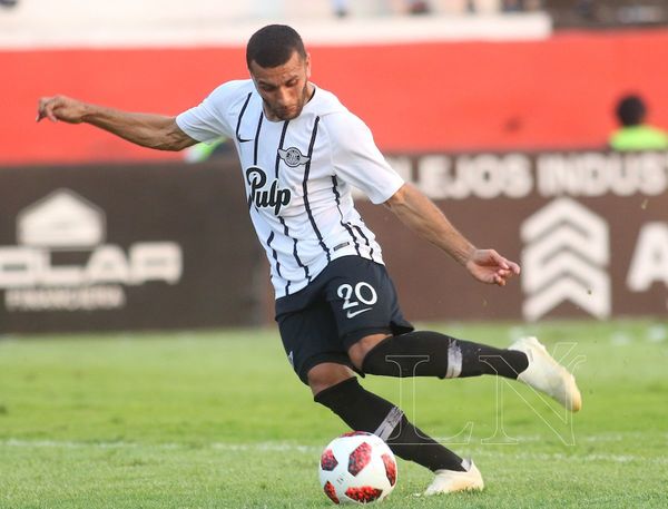 Golazo solidario: Antonio Bareiro donó insumos a hospital de Caazapá