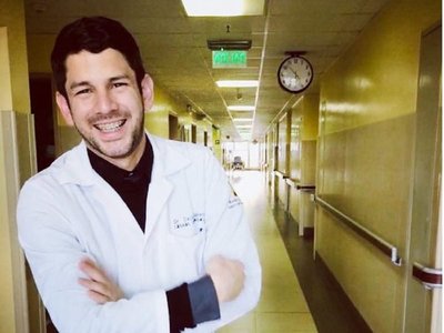 Ecuador llora la muerte del joven médico ecuatoriano Óscar Cabrera