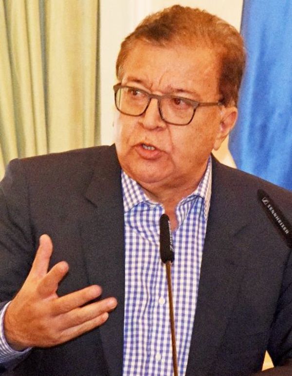 EBY anuncia la eliminación del pago por “presentismo” - Política - ABC Color